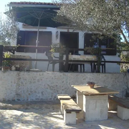 Dom wakacyjny Robinson House In With Sea View Kali